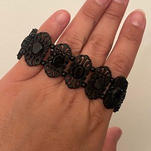 Elastic band bracelet